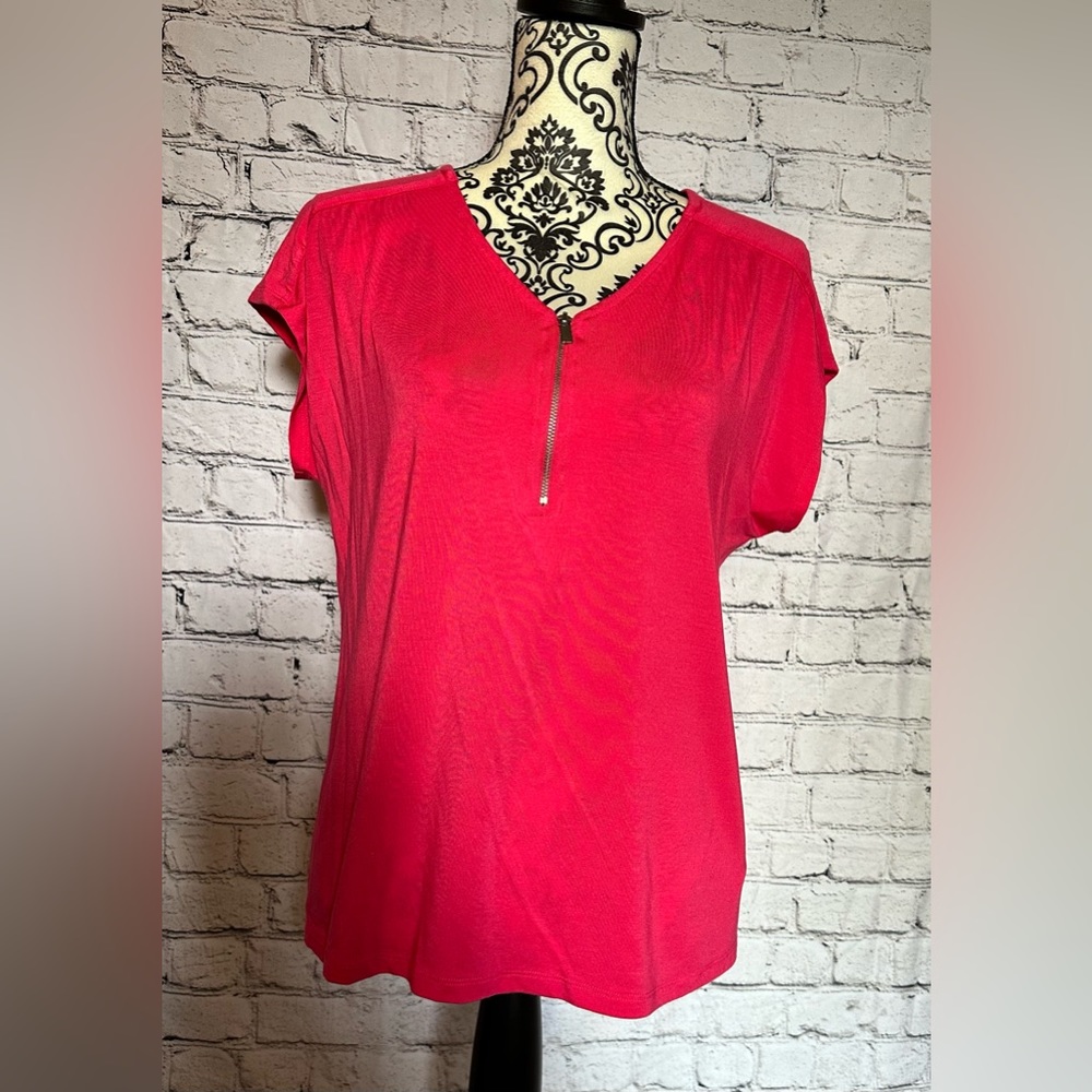 *GUC* Tahari Women's Short Sleeve Shirt, Zipper, Bright Pink, Barbie, Size: M